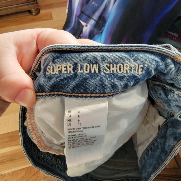 Womens Hollister shorts - Picture 2 of 4